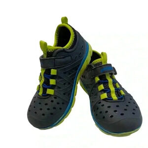 Stride rite boys made 2 play phibian grey, blue, lime water shoes size 10